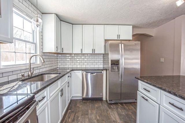 6 Brooklawn Road, Wilbraham, MA 01095