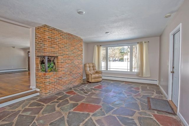 6 Brooklawn Road, Wilbraham, MA 01095