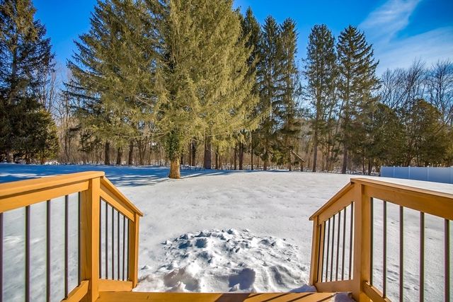 6 Brooklawn Road, Wilbraham, MA 01095