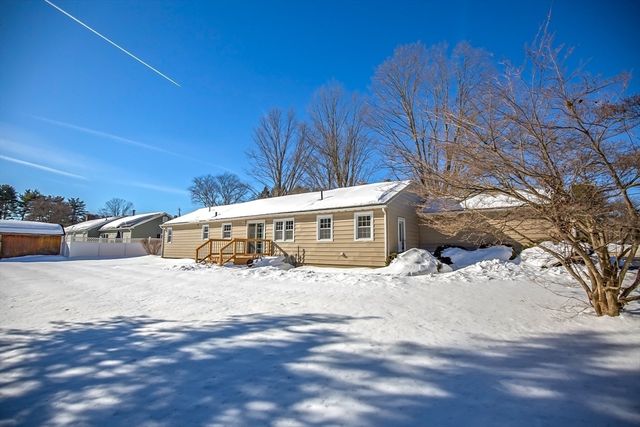 6 Brooklawn Road, Wilbraham, MA 01095