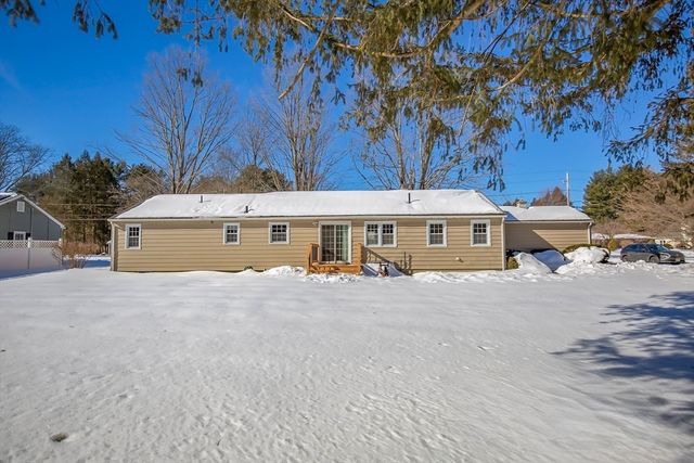 6 Brooklawn Road, Wilbraham, MA 01095