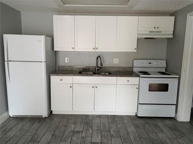 1400 STRAWBERRY PLACE 12, Plant City, FL 33563