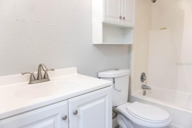 1400 STRAWBERRY PLACE 12, Plant City, FL 33563