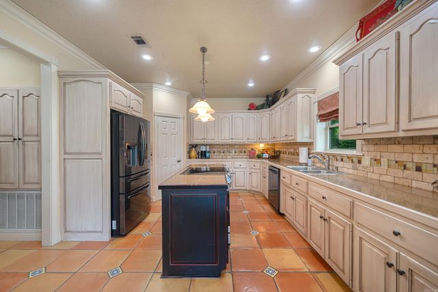 34 Stonegate Shores Drive, Hot Springs, AR 71913