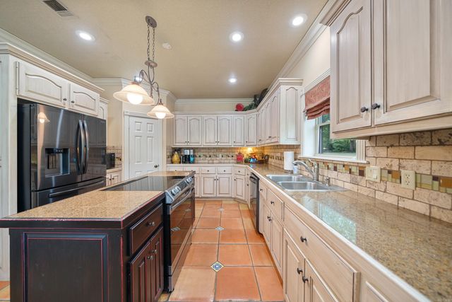 34 Stonegate Shores Drive, Hot Springs, AR 71913