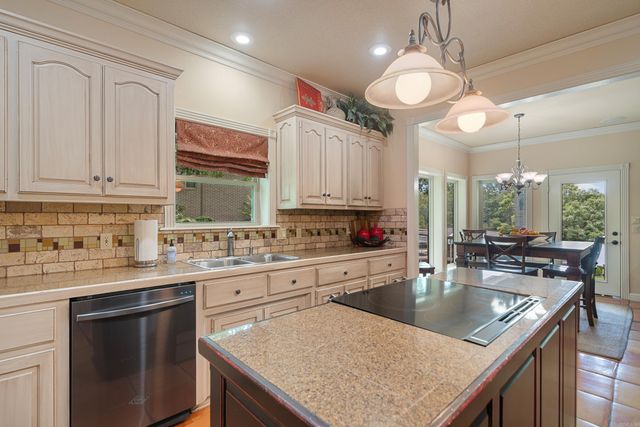 34 Stonegate Shores Drive, Hot Springs, AR 71913