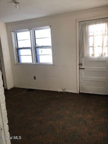 3 St Pauls Place, Troy, NY 12180