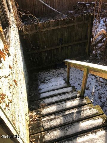 3 St Pauls Place, Troy, NY 12180