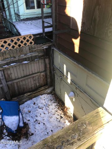 3 St Pauls Place, Troy, NY 12180