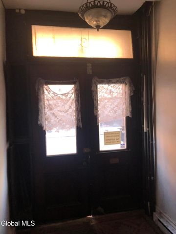 3 St Pauls Place, Troy, NY 12180