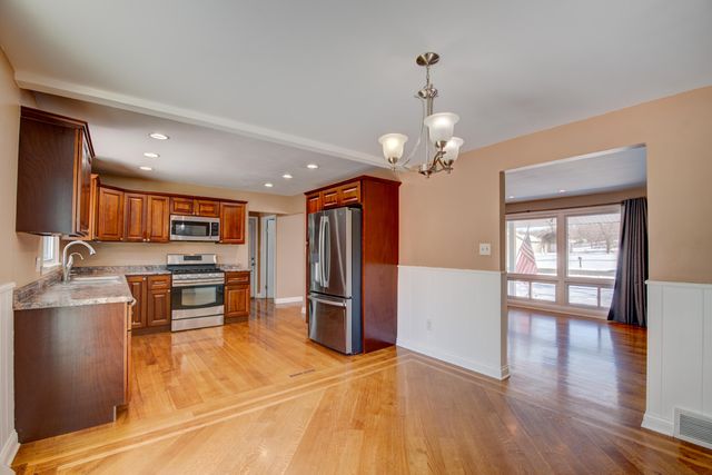 12418 White Oak Drive, Crown Point, IN 46307