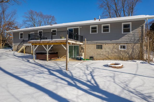 12418 White Oak Drive, Crown Point, IN 46307