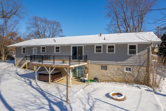 12418 White Oak Drive, Crown Point, IN 46307