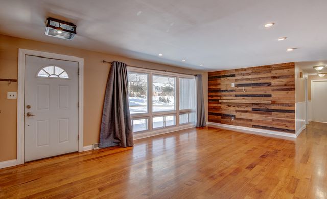 12418 White Oak Drive, Crown Point, IN 46307