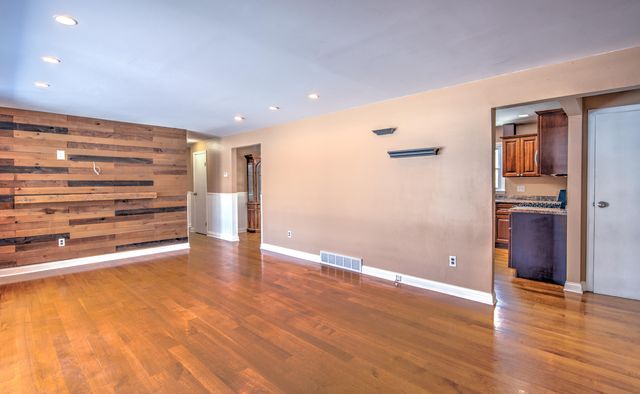 12418 White Oak Drive, Crown Point, IN 46307