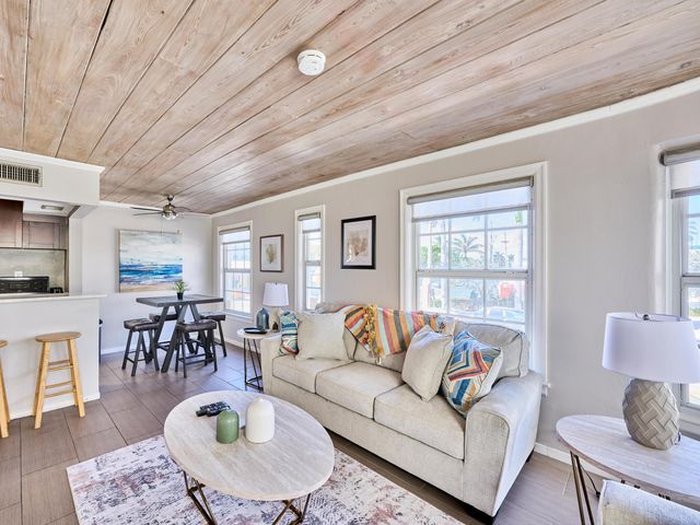 1214 E Atlantic Avenue E 1, Delray Beach, FL 33483