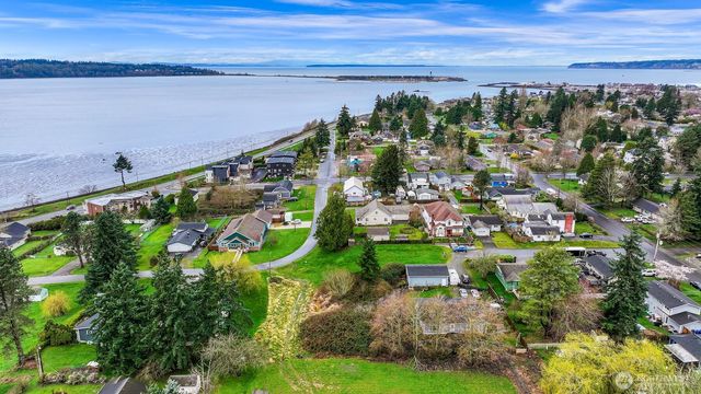 944 Georgia Street, Blaine, WA 98230