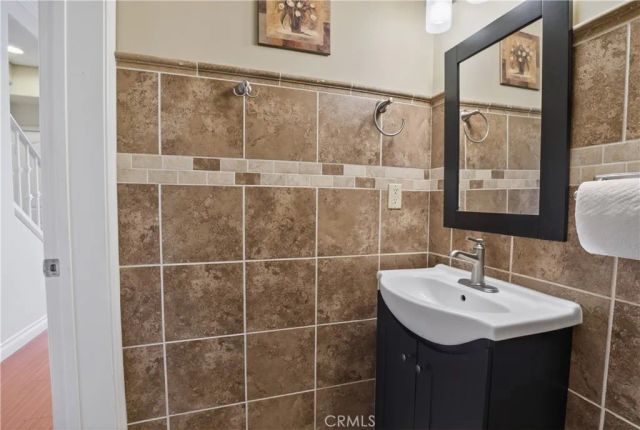 2307 Mira Vista 103, Montrose, CA 91020