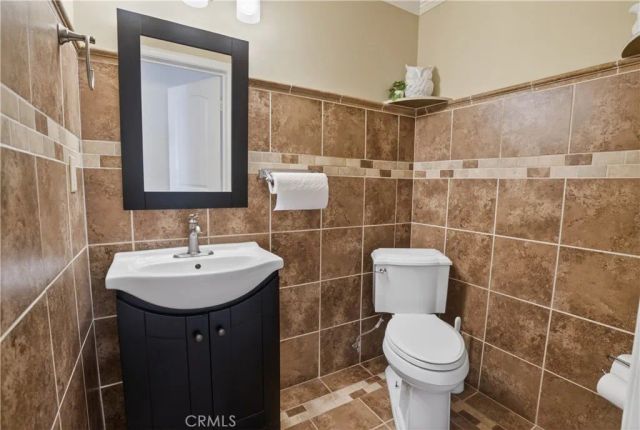 2307 Mira Vista 103, Montrose, CA 91020