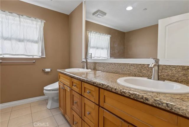 2307 Mira Vista 103, Montrose, CA 91020