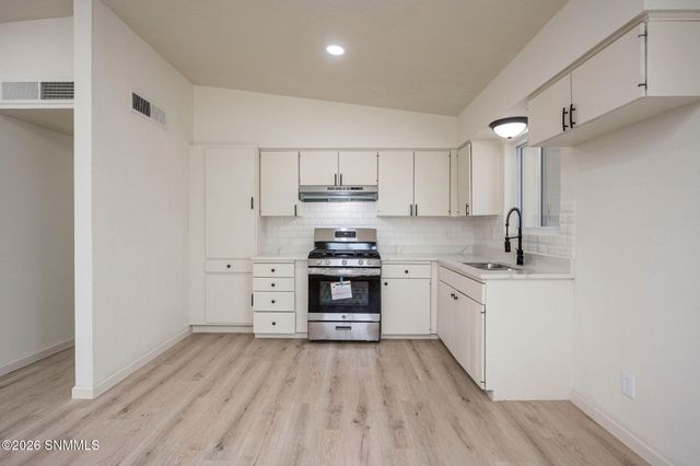 1740 Wade Street, Las Cruces, NM 88001