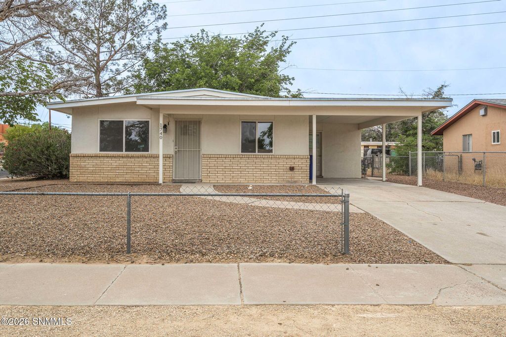 1740 Wade Street, Las Cruces, NM 88001