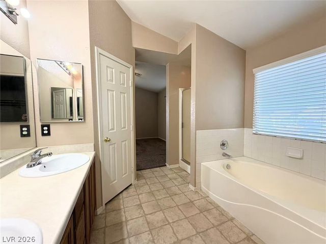 920 Hunters Ridge Way, North Las Vegas, NV 89032