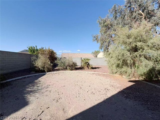 920 Hunters Ridge Way, North Las Vegas, NV 89032