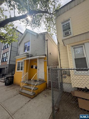 78 Garside Street, Newark, NJ 07104