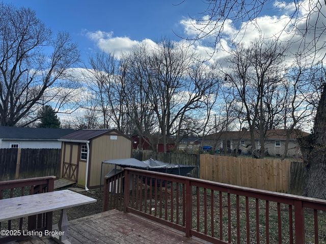 243 Saguaro Dr, Louisville, KY 40229