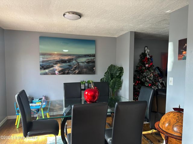 243 Saguaro Dr, Louisville, KY 40229