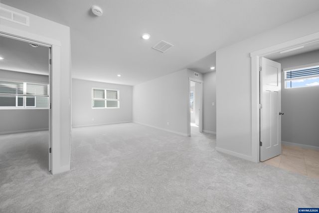 1402 Logan Pkw SE, Albany, OR 97322