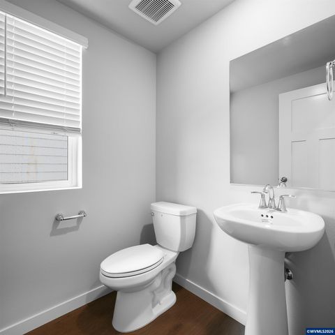 1402 Logan Pkw SE, Albany, OR 97322