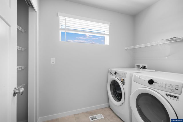 1402 Logan Pkw SE, Albany, OR 97322