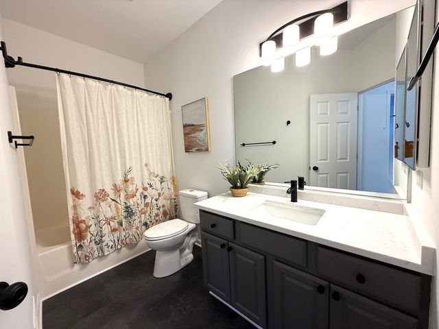 5293 Pebble Lane, Crystal Lake, IL 60012