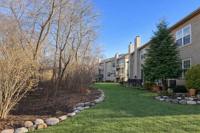 5293 Pebble Lane, Crystal Lake, IL 60012