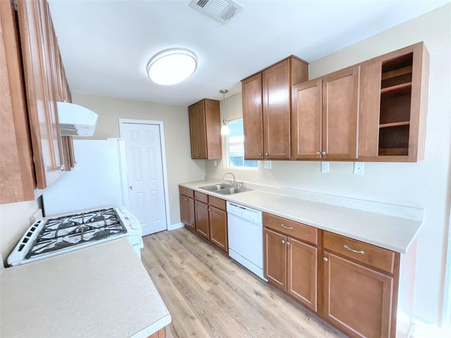 975 S Ann Street, Sour Lake, TX 77659