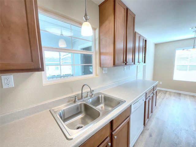 975 S Ann Street, Sour Lake, TX 77659