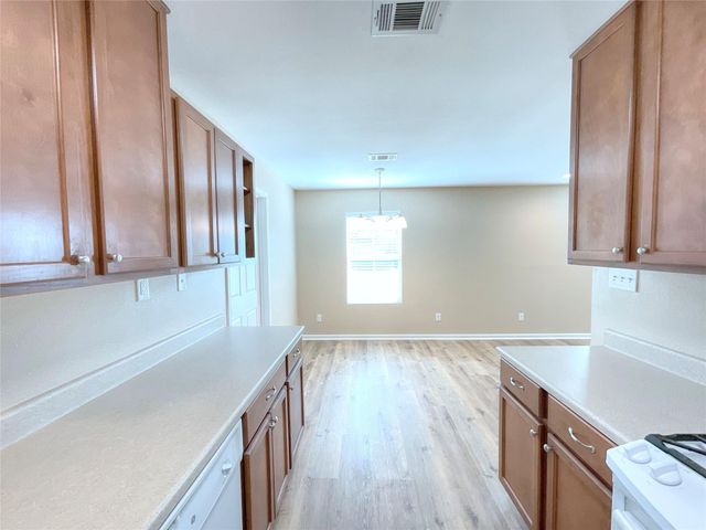 975 S Ann Street, Sour Lake, TX 77659