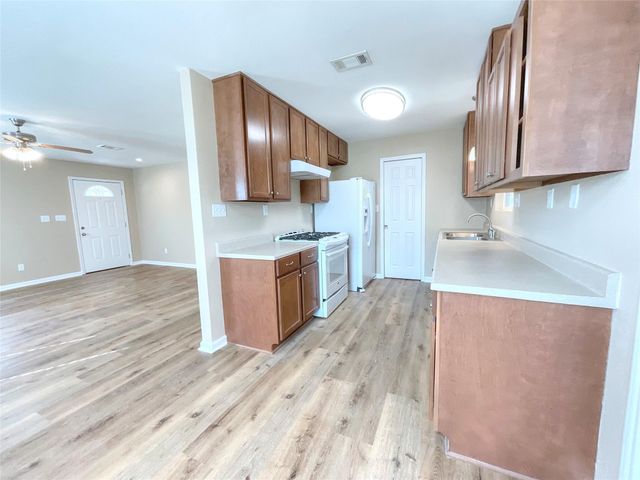 975 S Ann Street, Sour Lake, TX 77659