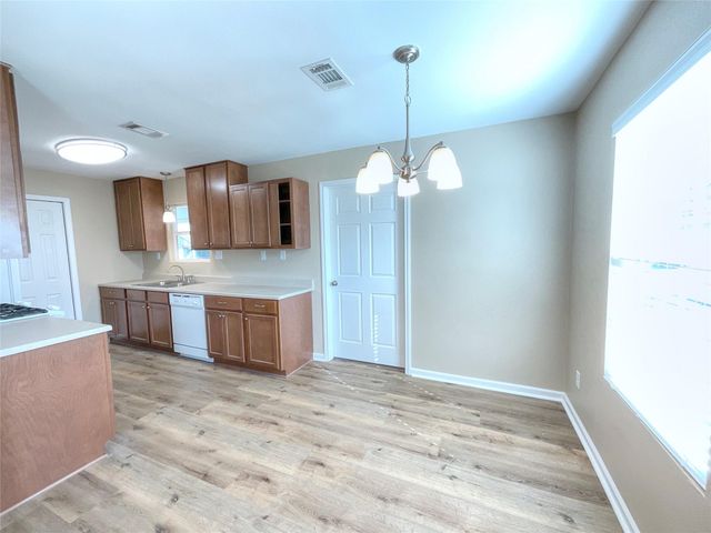 975 S Ann Street, Sour Lake, TX 77659