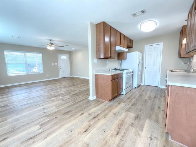 975 S Ann Street, Sour Lake, TX 77659