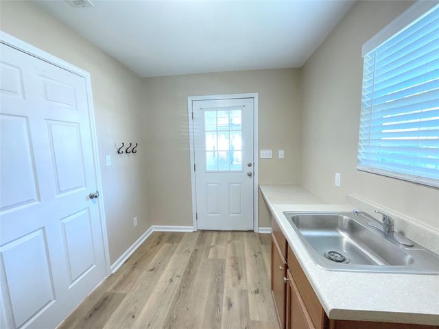 975 S Ann Street, Sour Lake, TX 77659