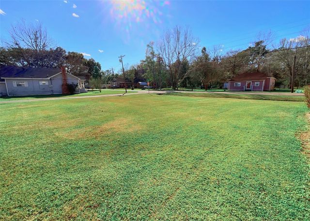 975 S Ann Street, Sour Lake, TX 77659