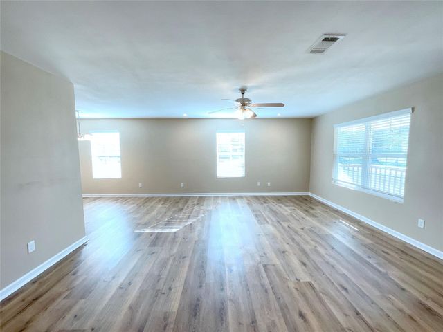 975 S Ann Street, Sour Lake, TX 77659