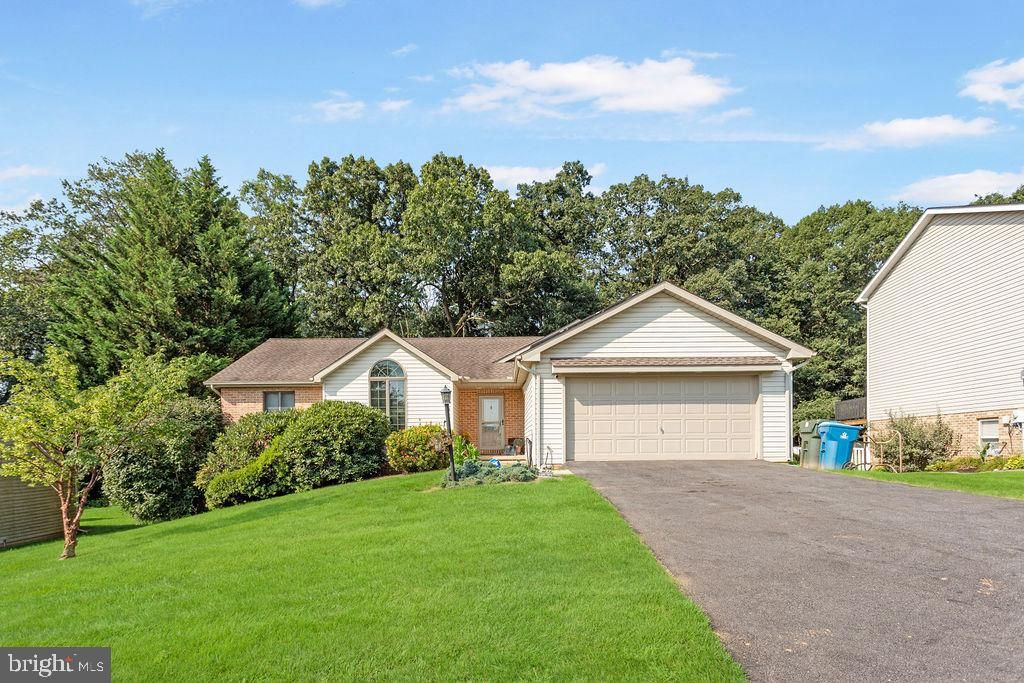 202 OVERVIEW CIR W, Red Lion, PA 17356