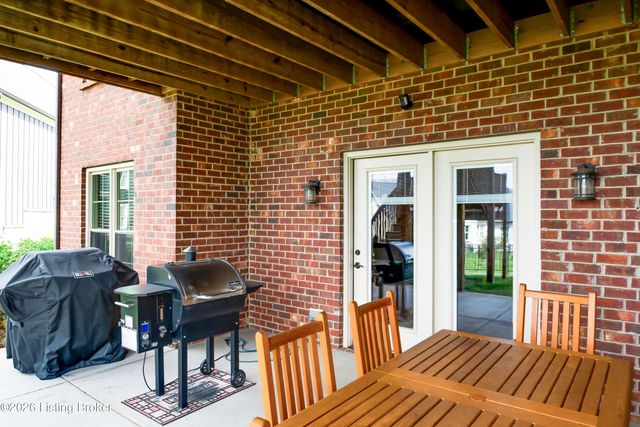 213 Locust Park Pl, Louisville, KY 40245