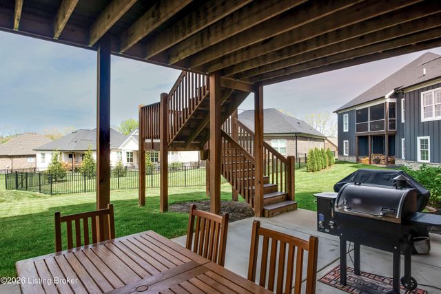 213 Locust Park Pl, Louisville, KY 40245