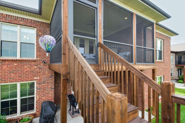213 Locust Park Pl, Louisville, KY 40245