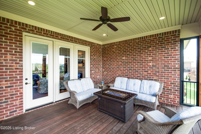213 Locust Park Pl, Louisville, KY 40245